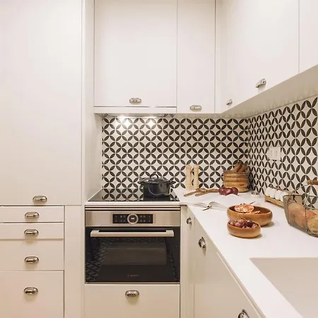 Martos - 1 Bedroom And Terrace In Santos * 리스본