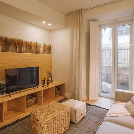 Martos - 1 Bedroom And Terrace In Santos Лісабон