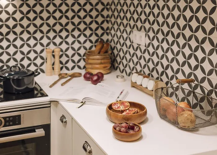 Martos - 1 Bedroom And Terrace In Santos Lisbon