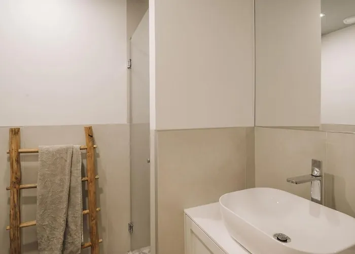 Apartment Martos - 1 Bedroom And Terrace In Santos Lisbon